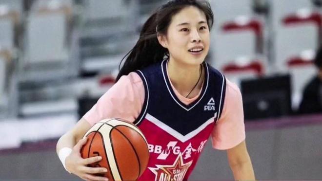 王思雨:大心脏女篮后卫的崛起的简单介绍 王思雨:大心脏女篮后卫的崛起的简单介绍