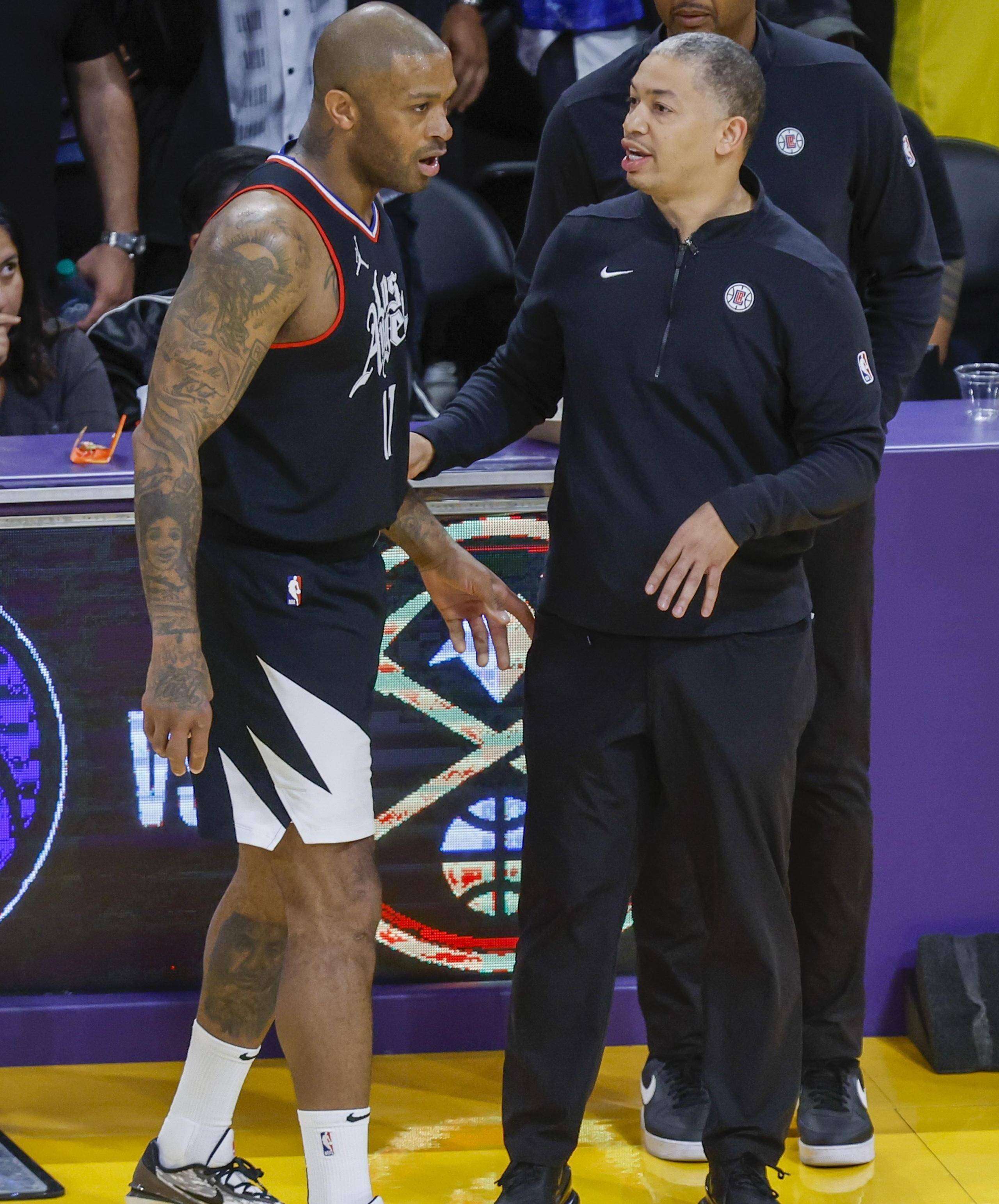 关于球员罢训抗议管理层,更衣室矛盾升级的信息 关于球员罢训抗议管理层,更衣室矛盾升级的信息